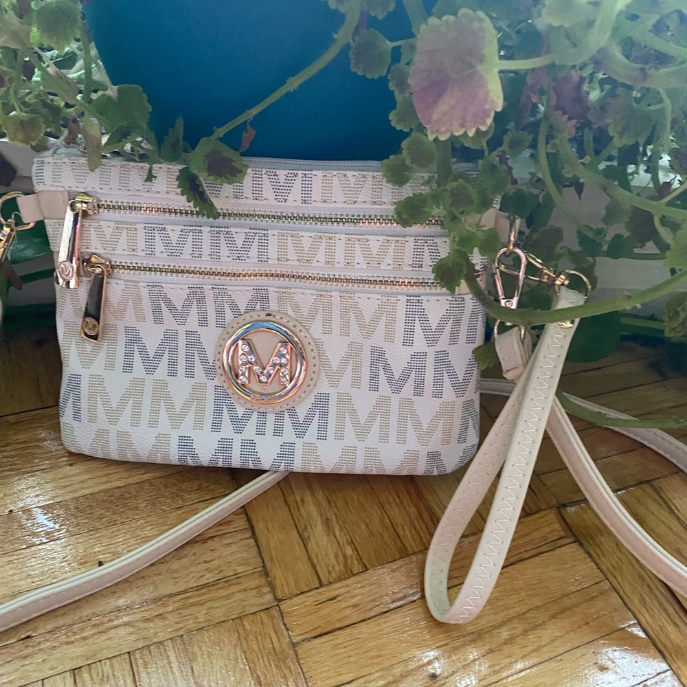 Cream and gold Ross body bag